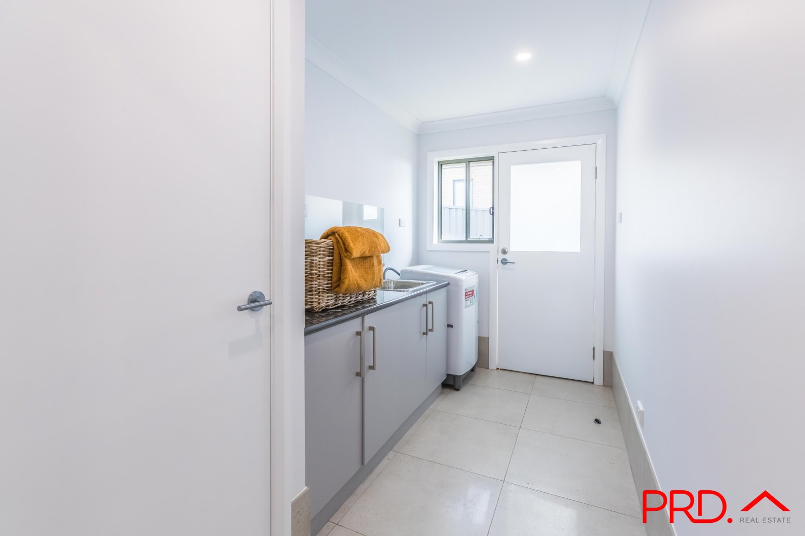 18 Currawong Drive TAMWORTH 22