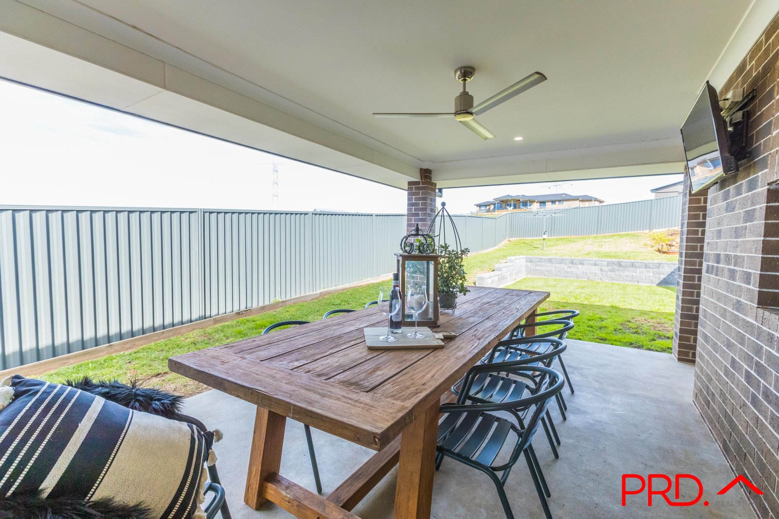 18 Currawong Drive TAMWORTH 23