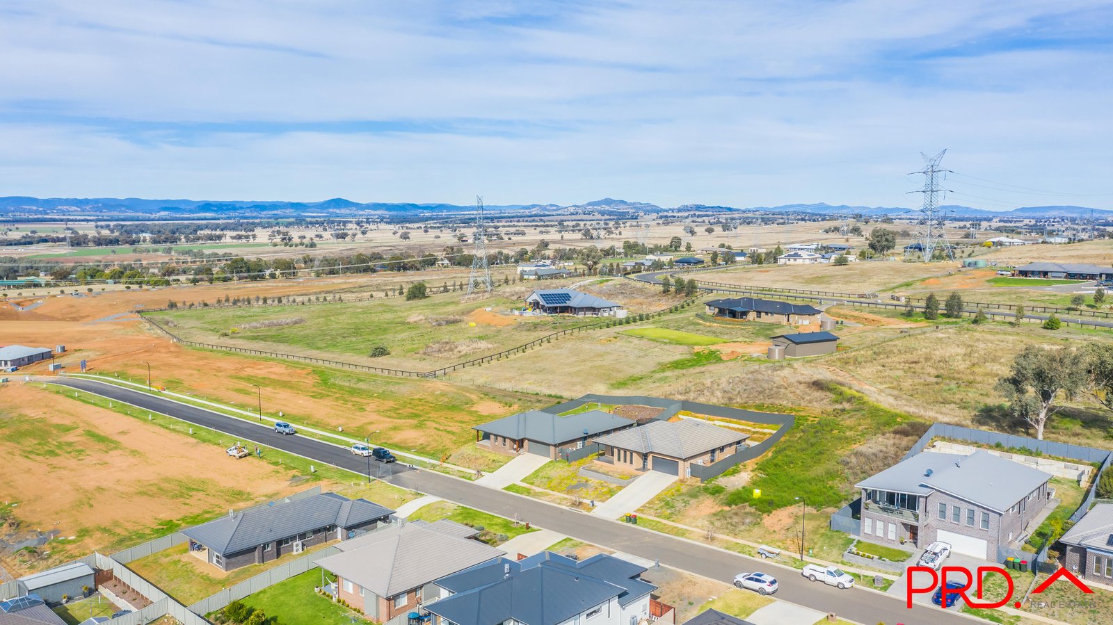 18 Currawong Drive TAMWORTH 26