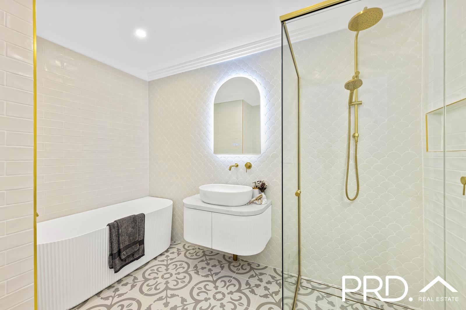 18 Dernancourt Parade MILPERRA 9