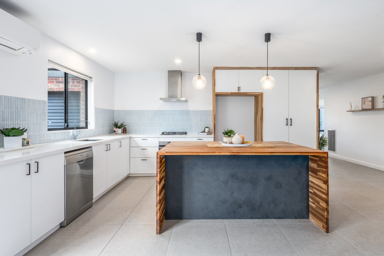 Gallery: 18 Derribong Way