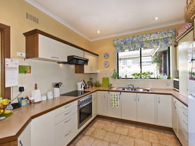 Gallery: 18 Douglas Street