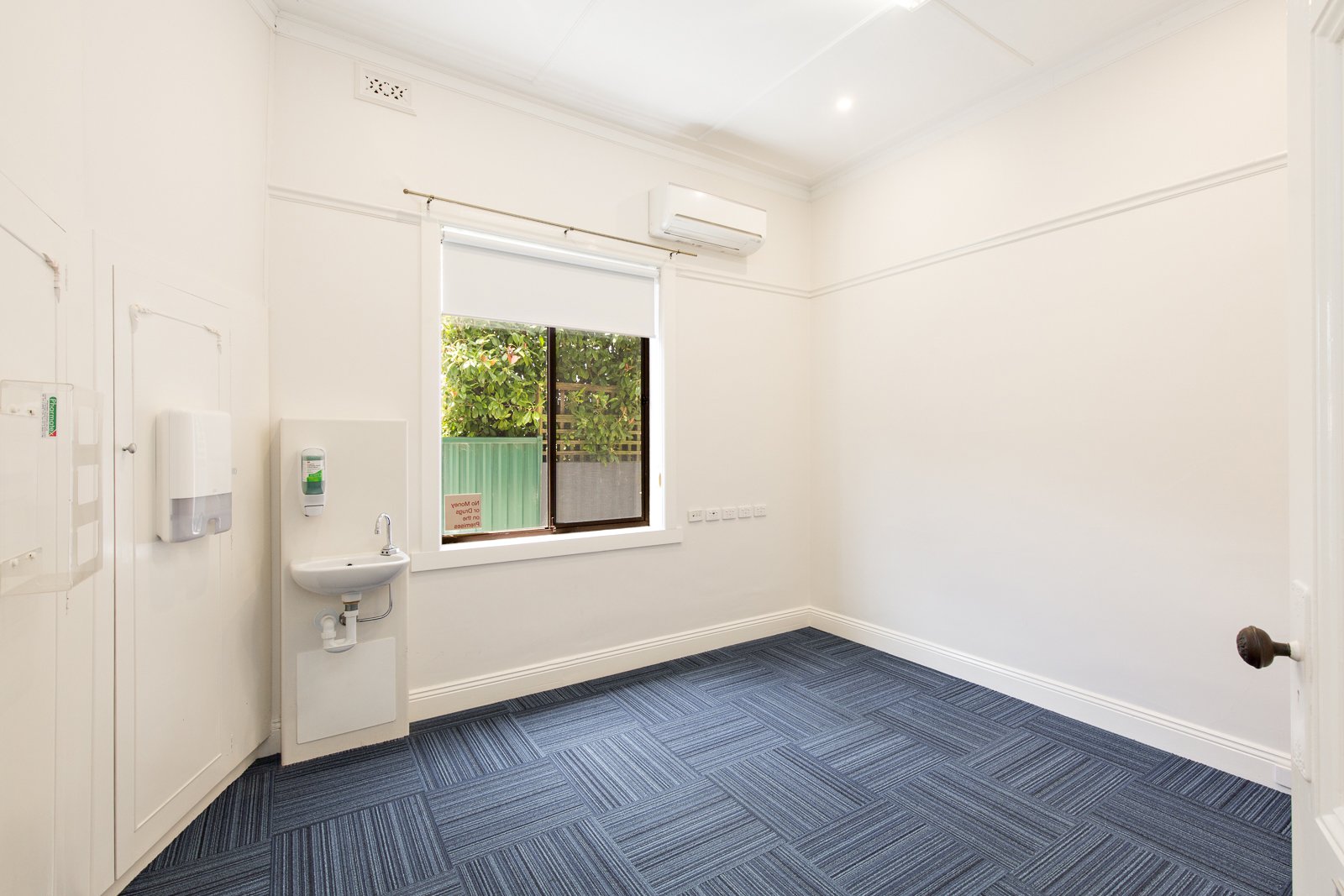 Gallery: 18 Drummond Street North