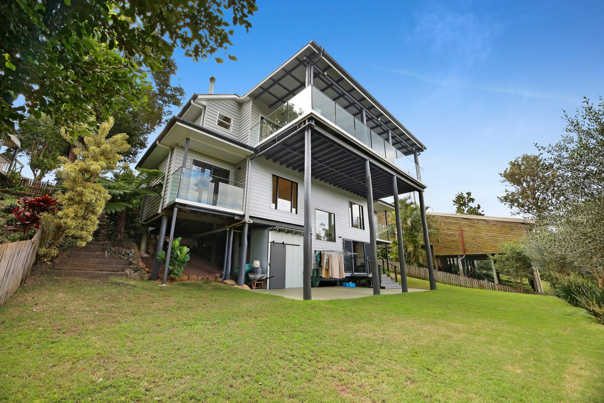 18 Dulcie Drive Burleigh Heads 28