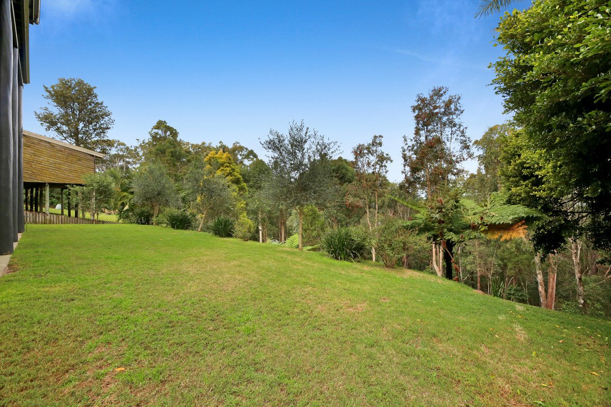 18 Dulcie Drive Burleigh Heads 29