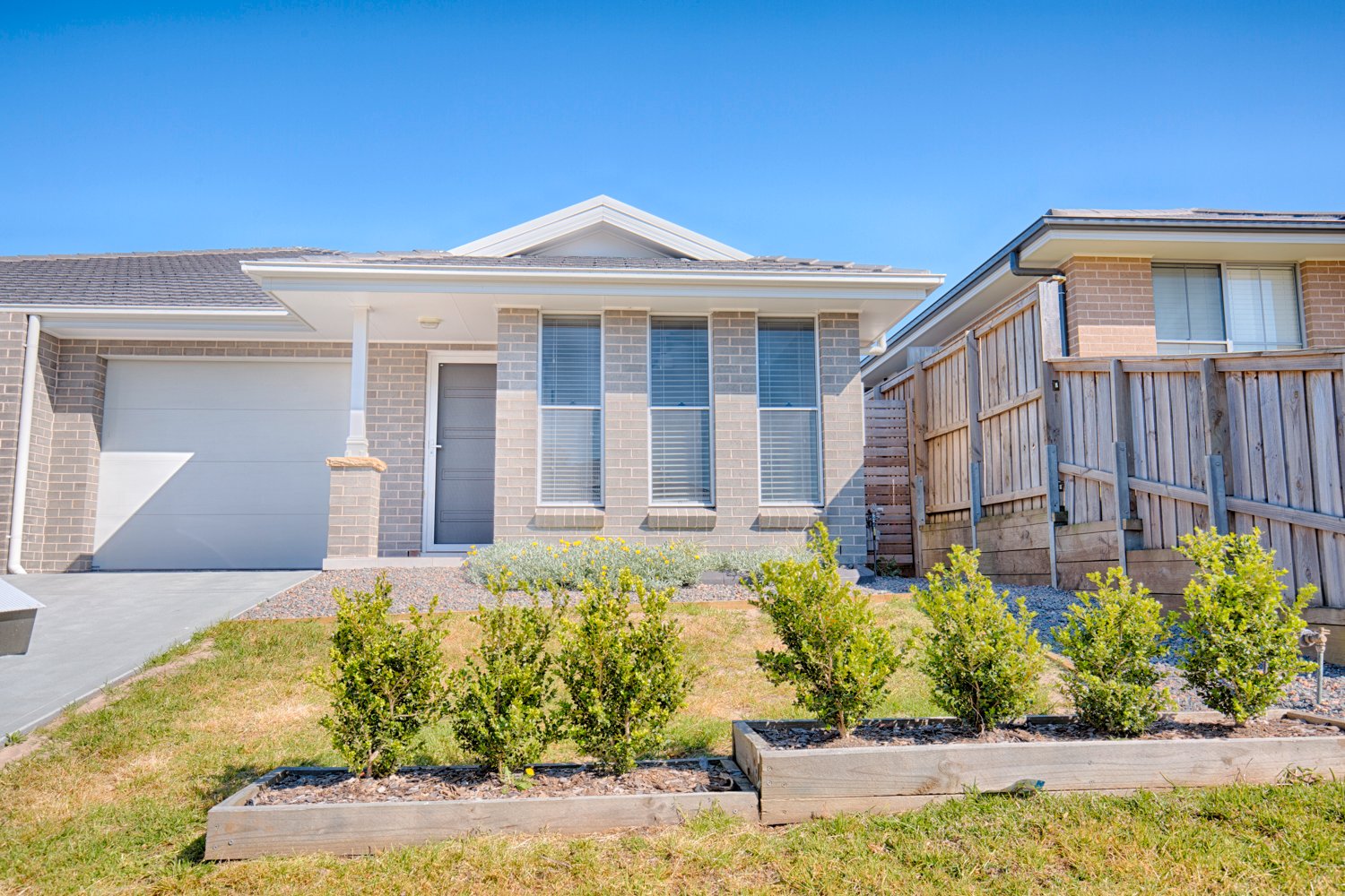 18 Dunnart Street ABERGLASSLYN 16