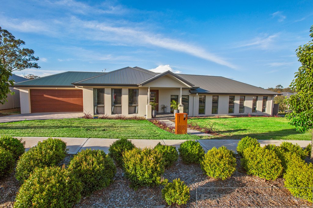 18 Dunnett Av  NORTH ROTHBURY 1
