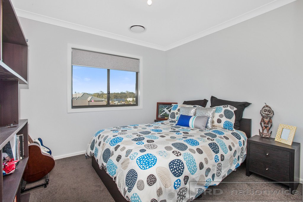 18 Dunnett Av  NORTH ROTHBURY 16