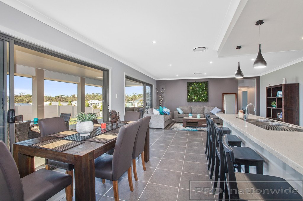 18 Dunnett Av  NORTH ROTHBURY 21