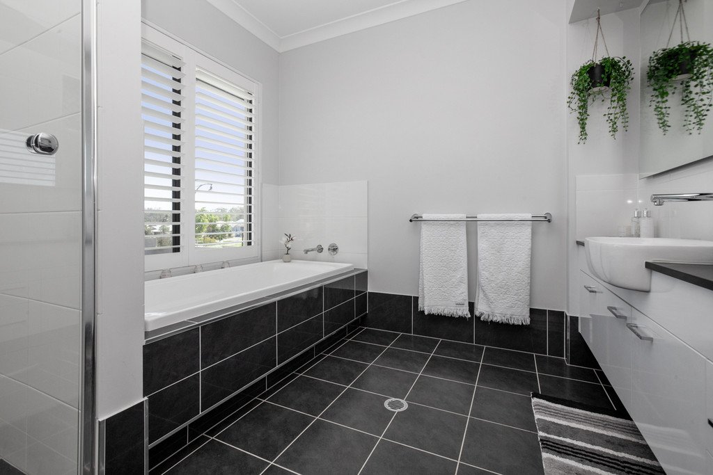18 Dunnett Avenue NORTH ROTHBURY 18