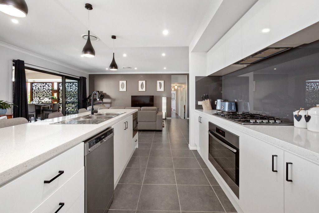 18 Dunnett Avenue NORTH ROTHBURY 21