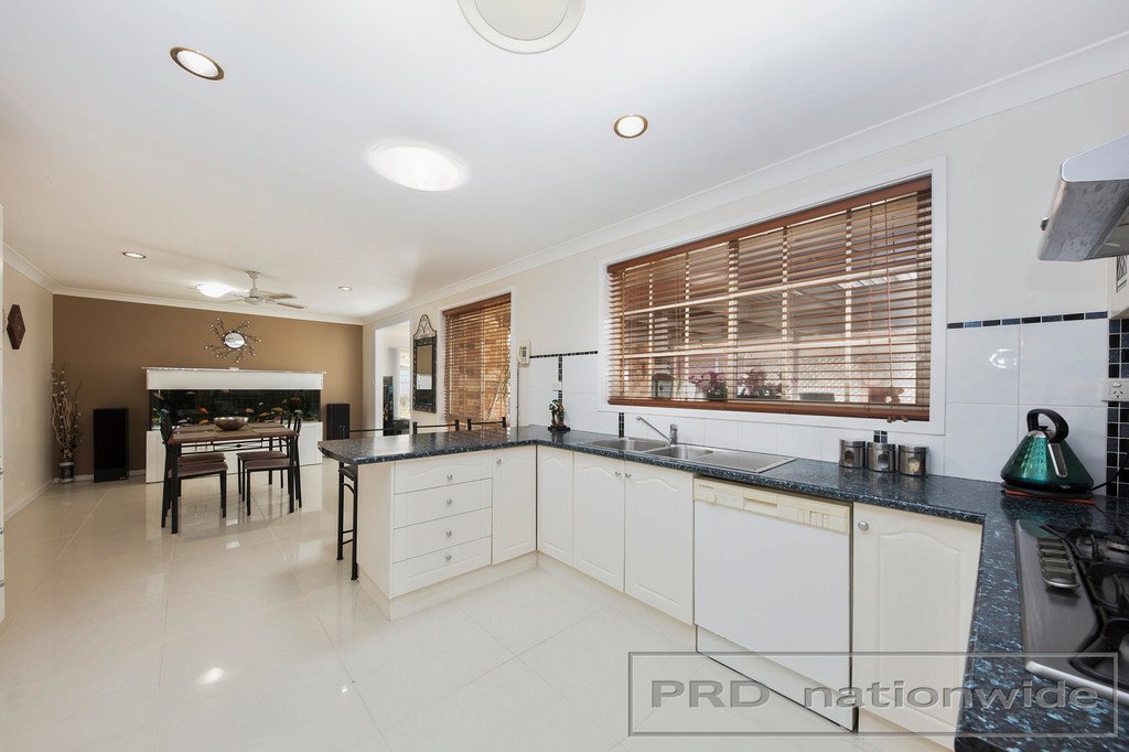 18 Edwards Avenue THORNTON 17