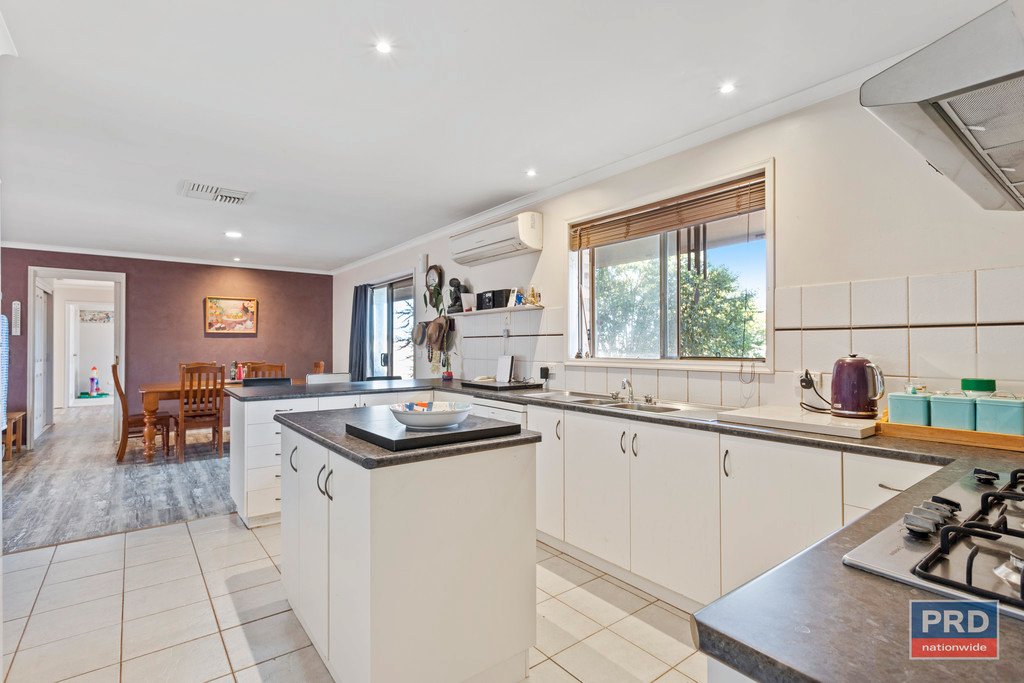 18 Egans Road MARONG 6