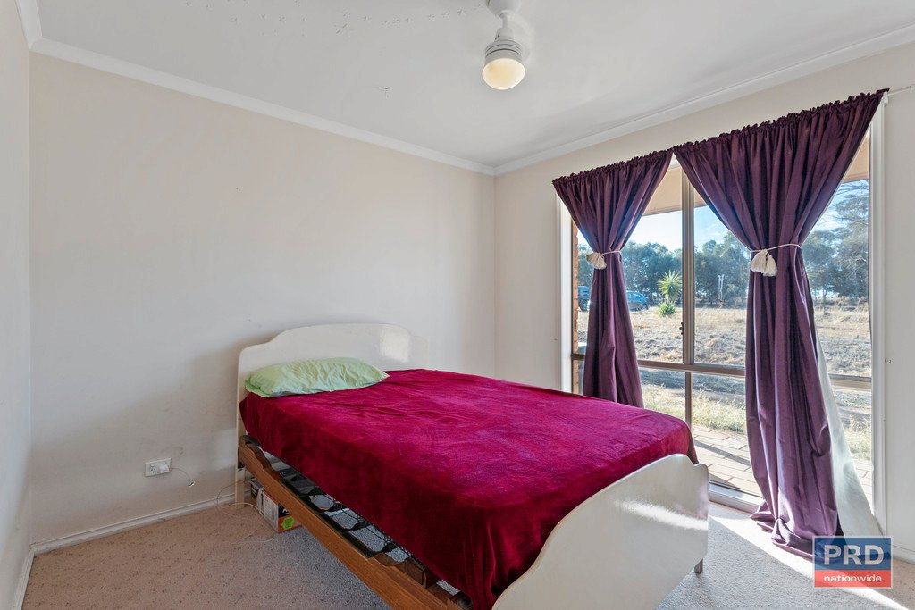 18 Egans Road MARONG 13