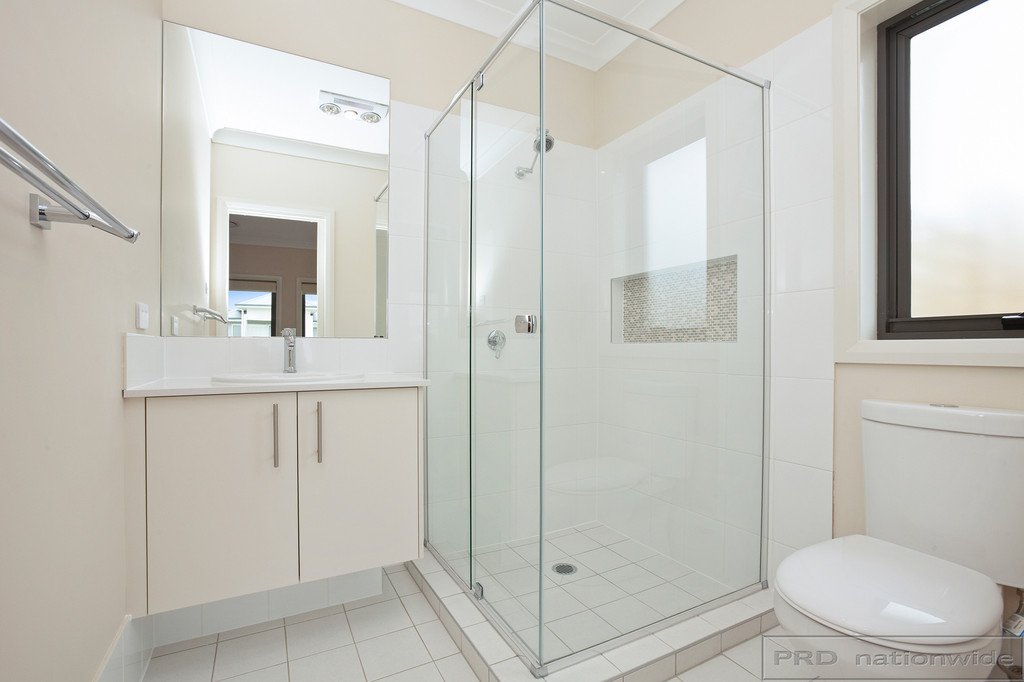 18 Ellerton Avenue NORTH ROTHBURY 8