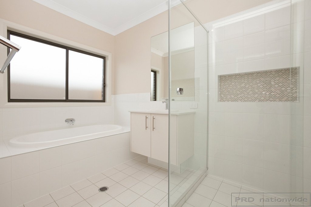 18 Ellerton Avenue NORTH ROTHBURY 11