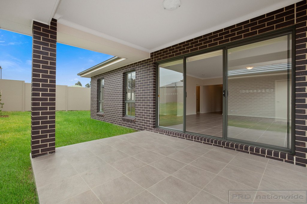 18 Ellerton Avenue NORTH ROTHBURY 12