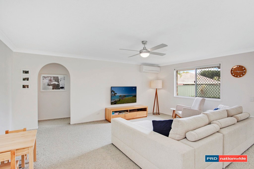 1/8 Elwood Court BURLEIGH WATERS 2