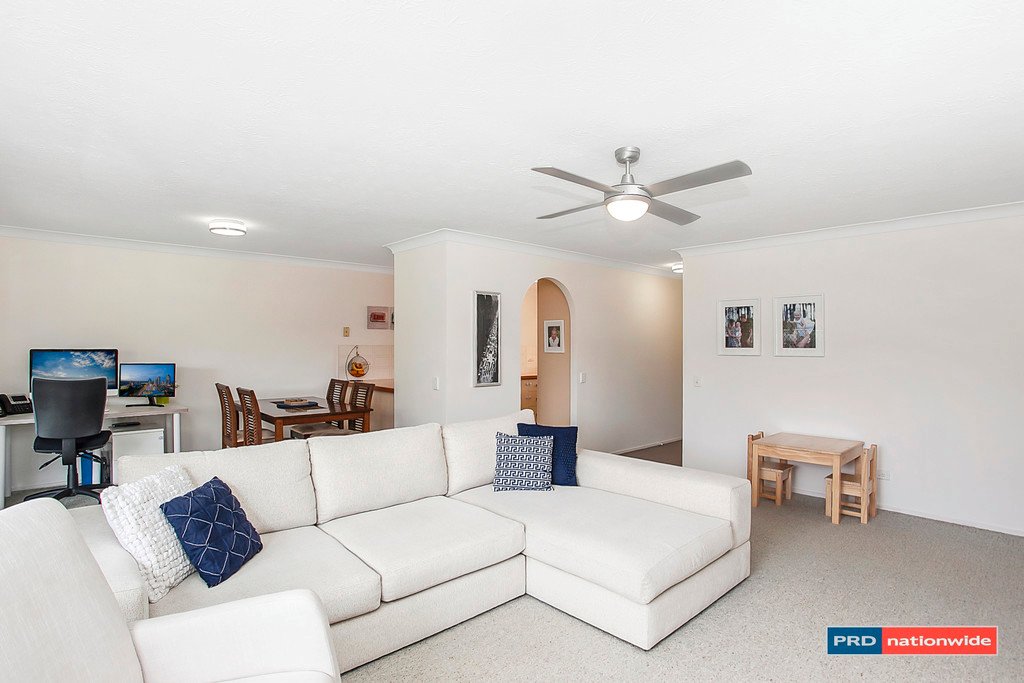 1/8 Elwood Court BURLEIGH WATERS 3
