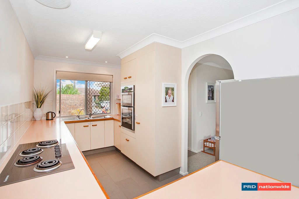 1/8 Elwood Court BURLEIGH WATERS 4