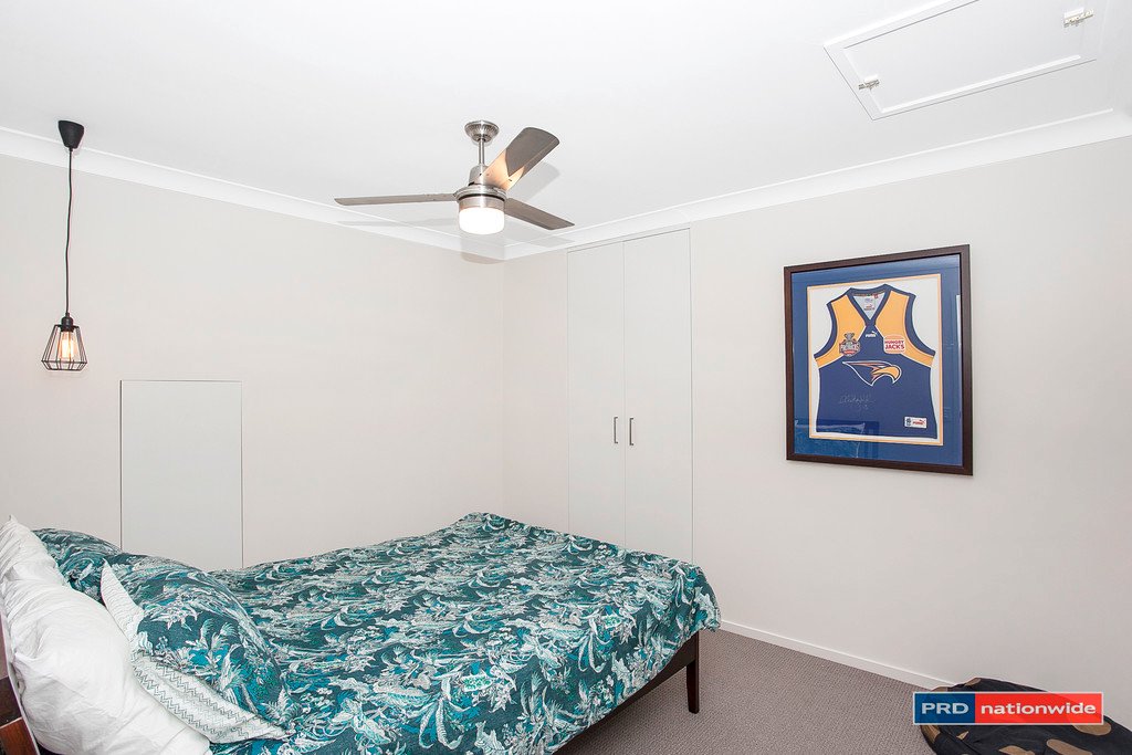 1/8 Elwood Court BURLEIGH WATERS 9