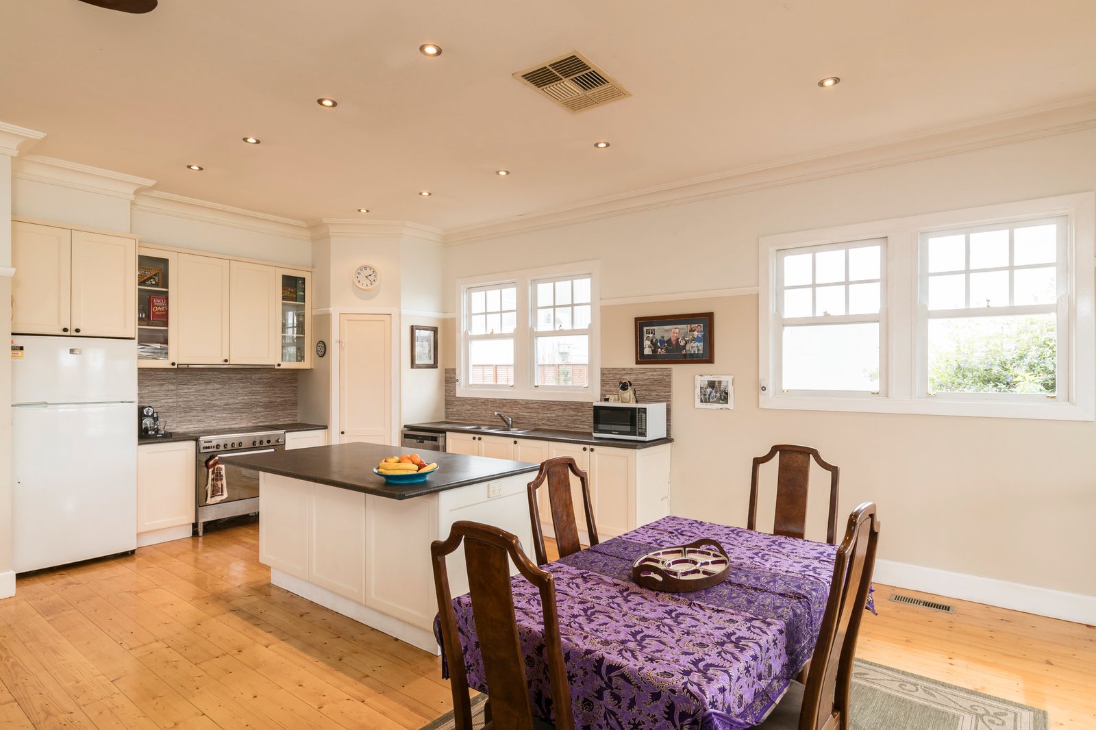 Gallery: 18 Embankment Grove