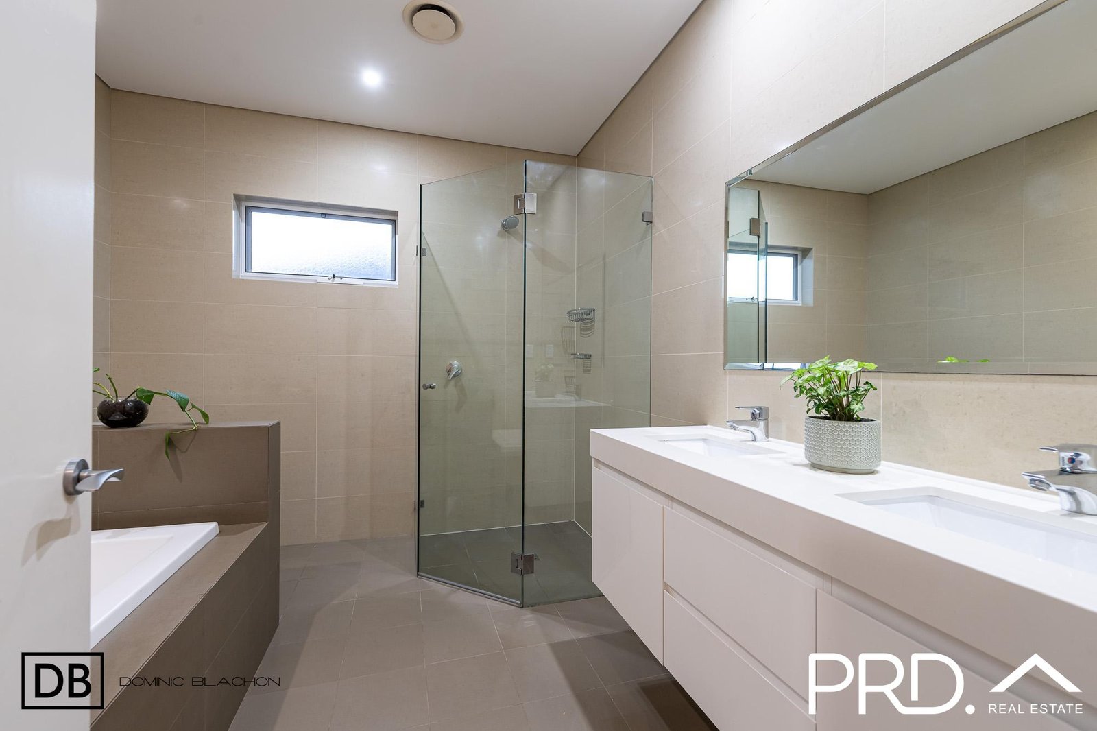 18 Enright Street EAST HILLS 8