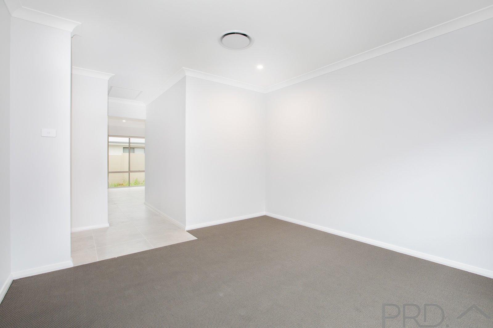 18 Enright Street NORTH ROTHBURY 11