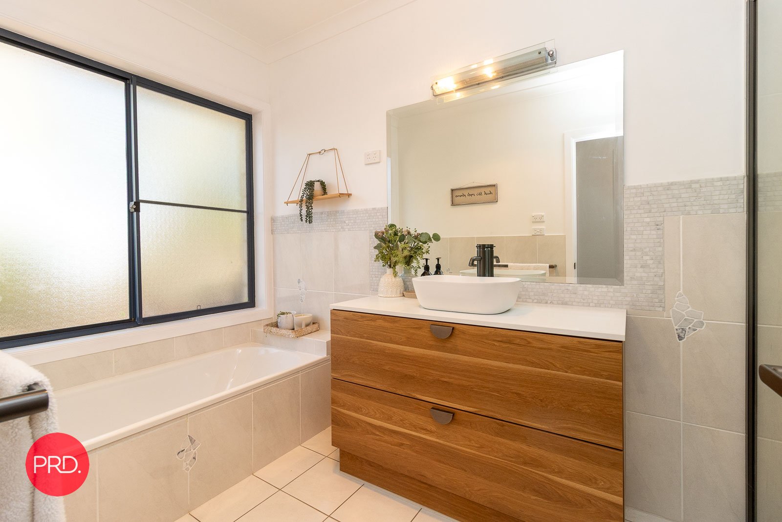 18 Essendon Road BUNGENDORE 27