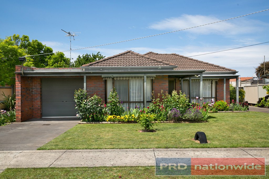 1/8 Eton Street WENDOUREE 13