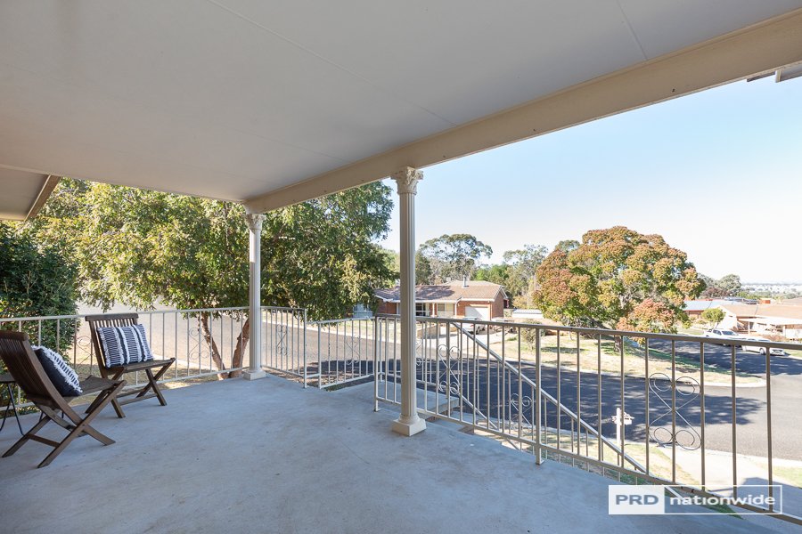 18 Eucalypt Avenue TAMWORTH 2