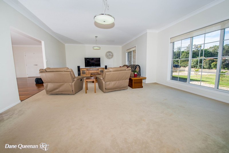 18 Eucalyptus Drive ONE MILE 15