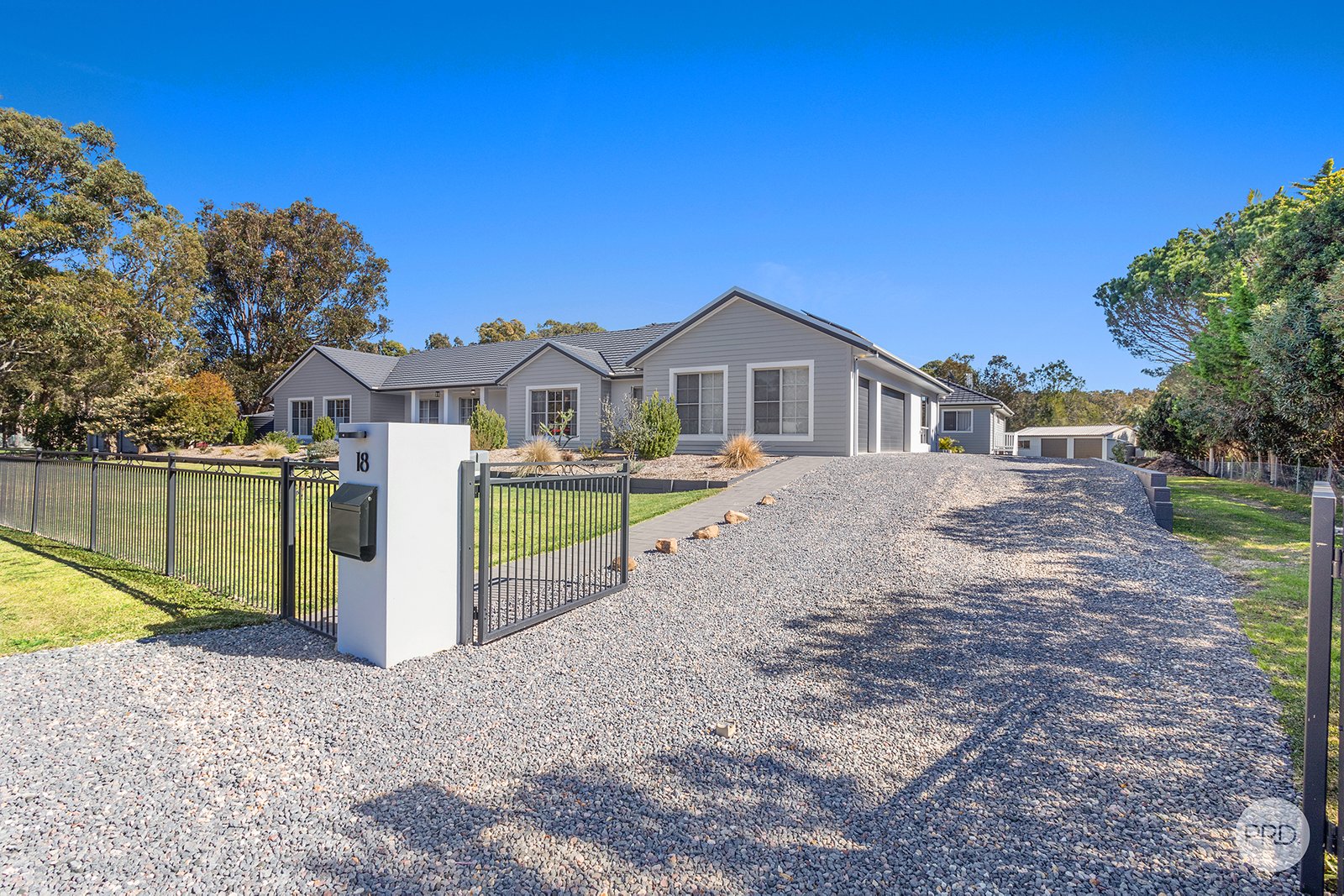 18 Eucalyptus Drive ONE MILE 3