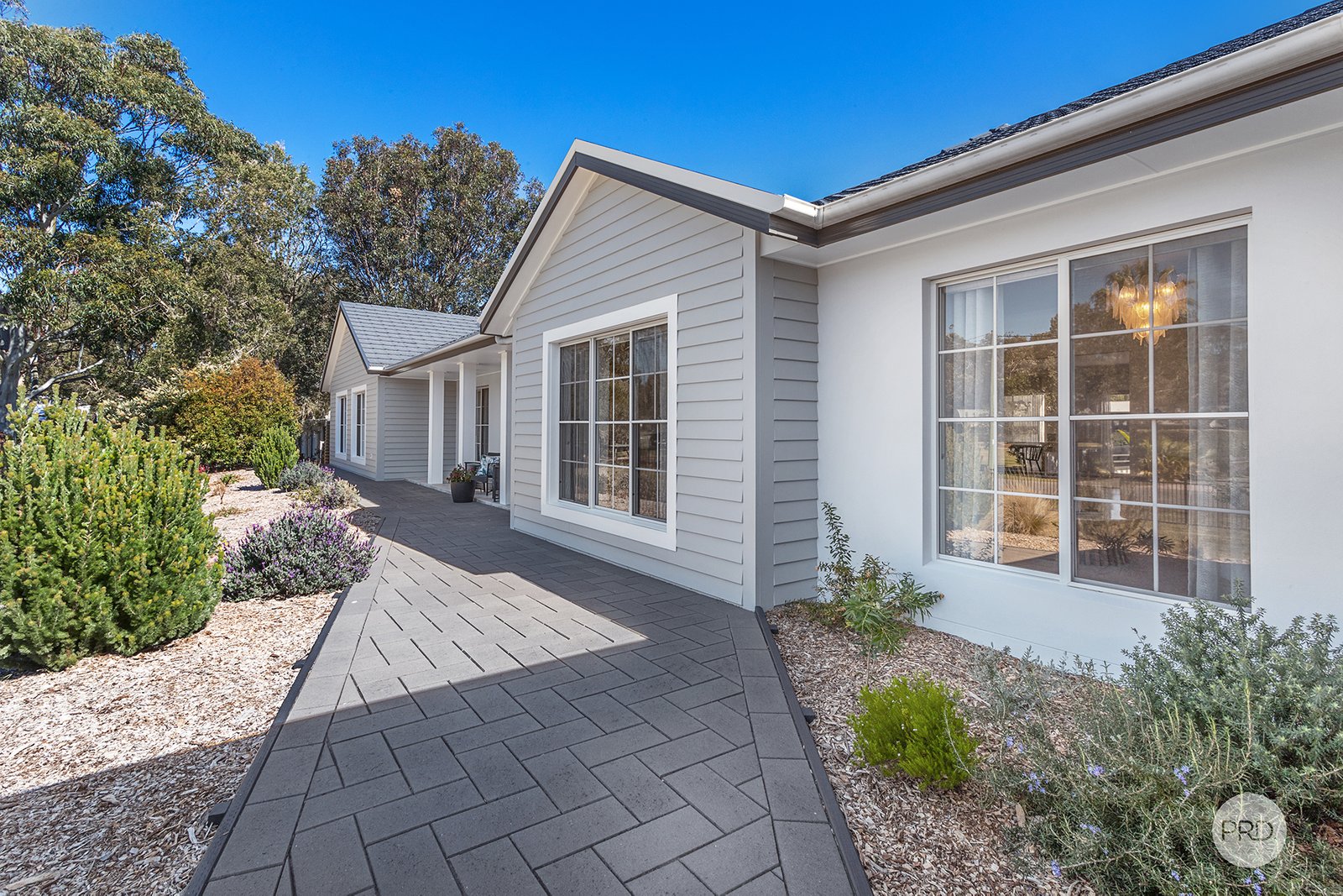 18 Eucalyptus Drive ONE MILE 6