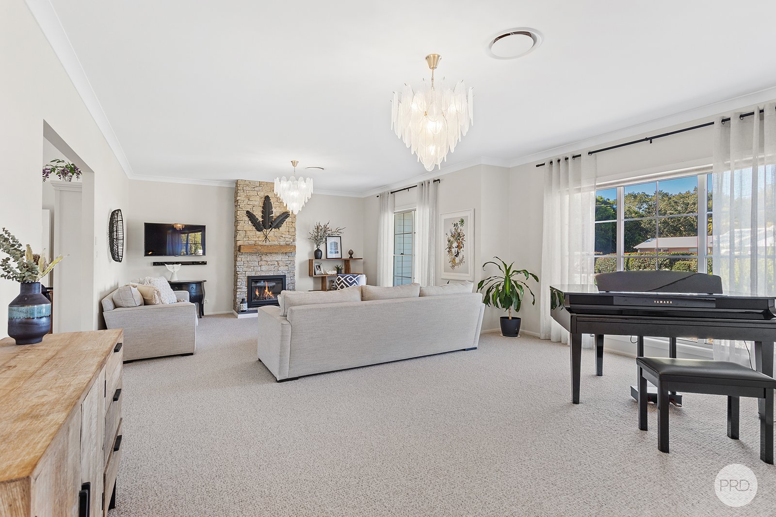 18 Eucalyptus Drive ONE MILE 8