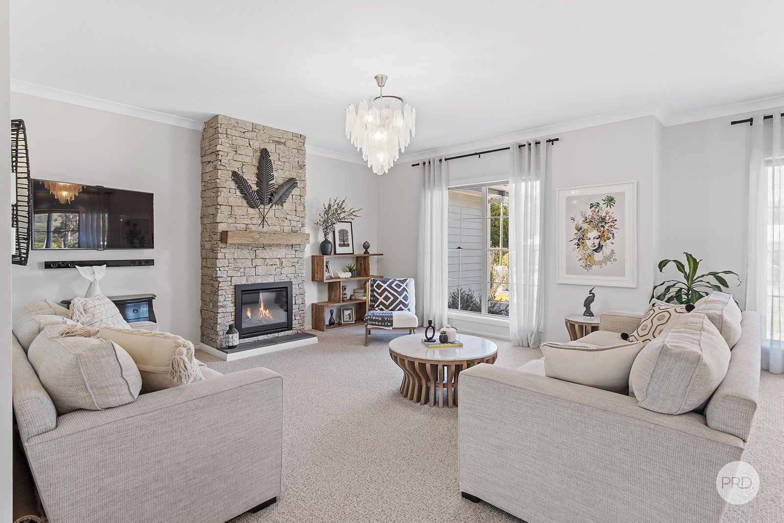 18 Eucalyptus Drive ONE MILE 9