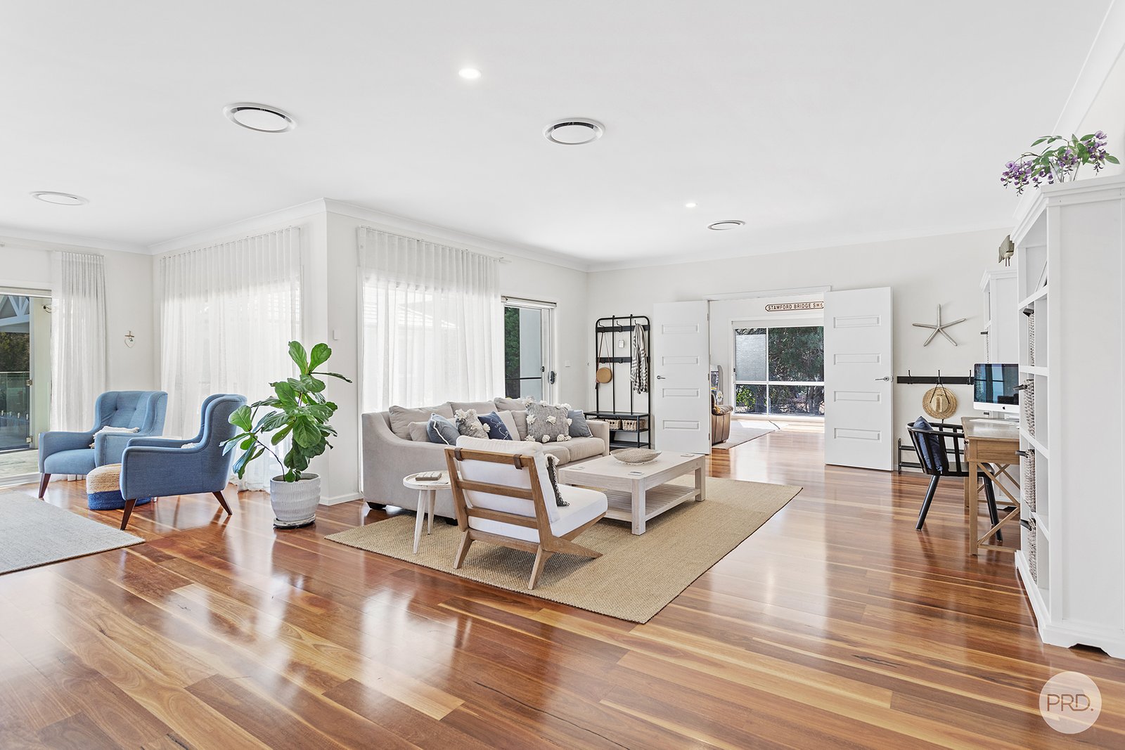 18 Eucalyptus Drive ONE MILE 10