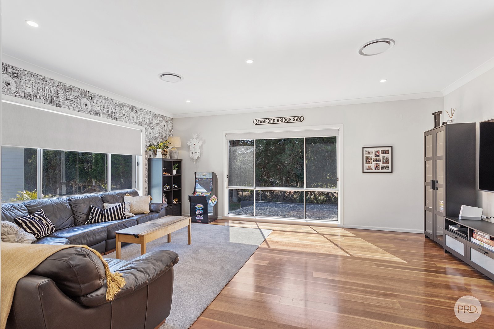 18 Eucalyptus Drive ONE MILE 15