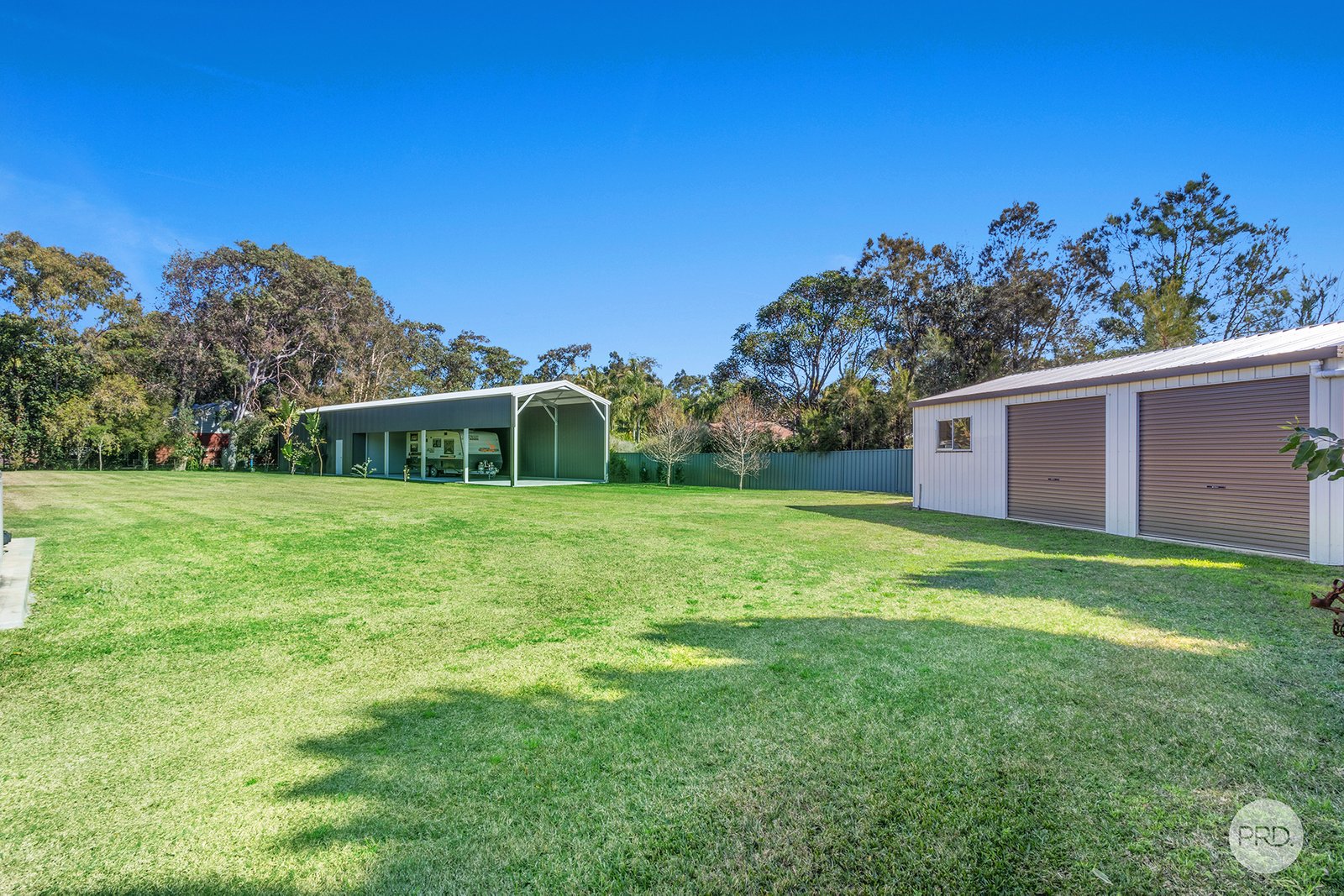 18 Eucalyptus Drive ONE MILE 21