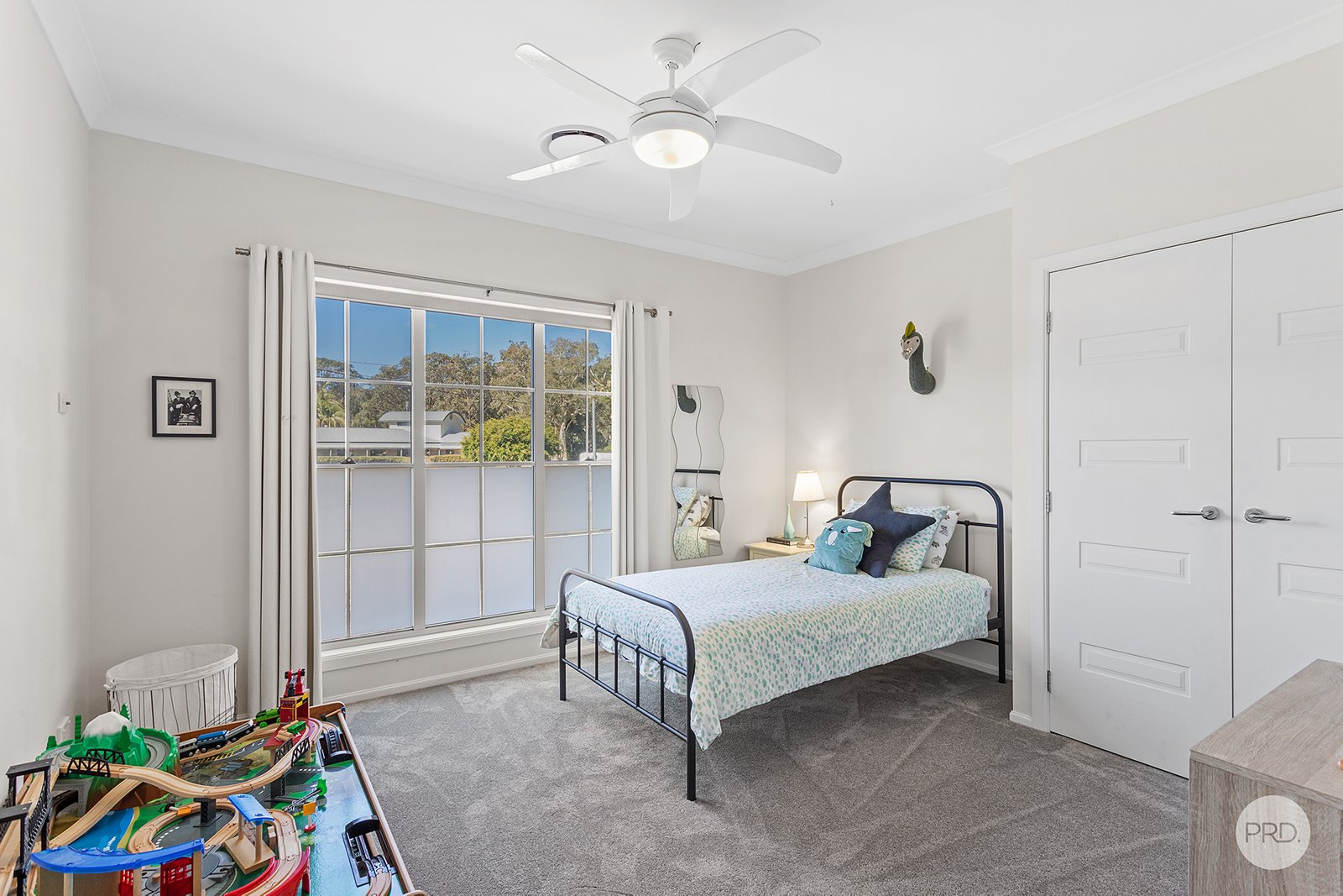 18 Eucalyptus Drive ONE MILE 28