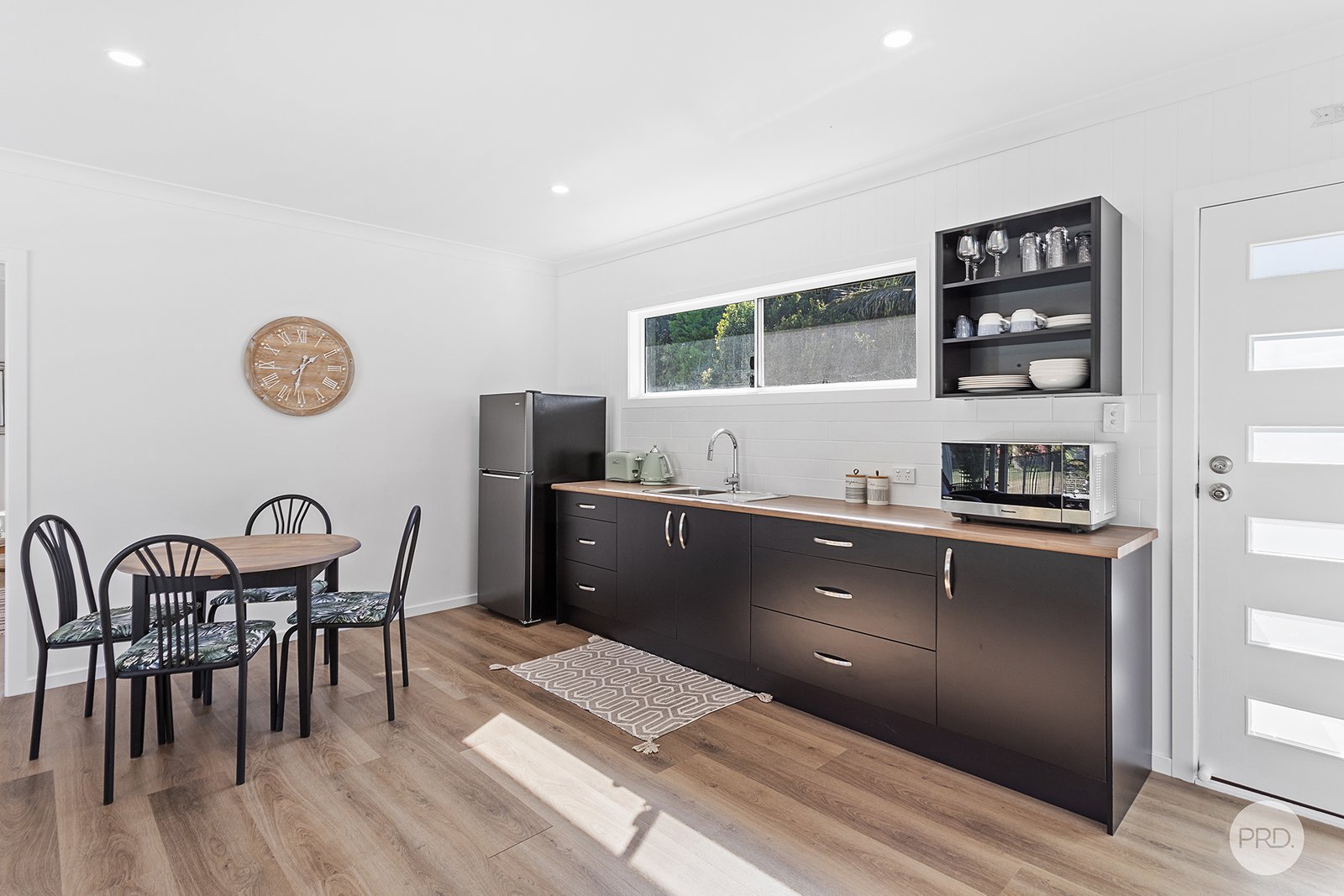 18 Eucalyptus Drive ONE MILE 33