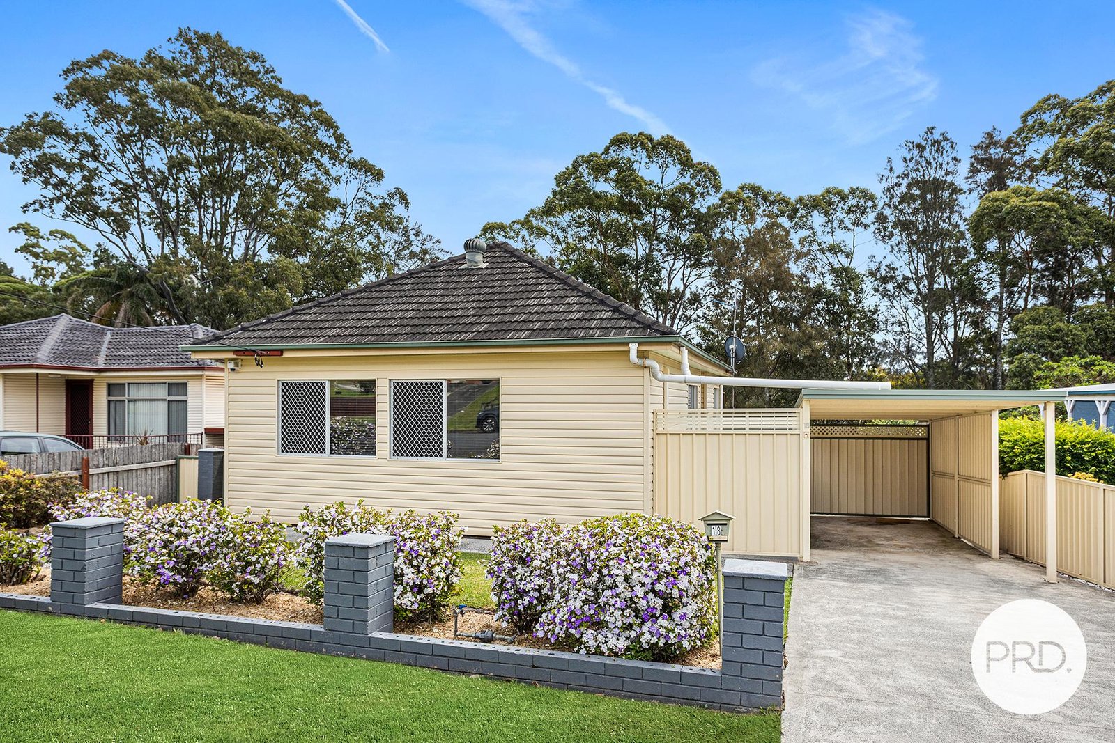 18 Exmouth Road KANAHOOKA 1