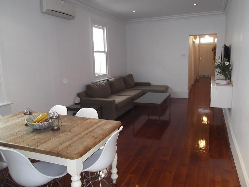 Gallery: 18 Finlay Street
