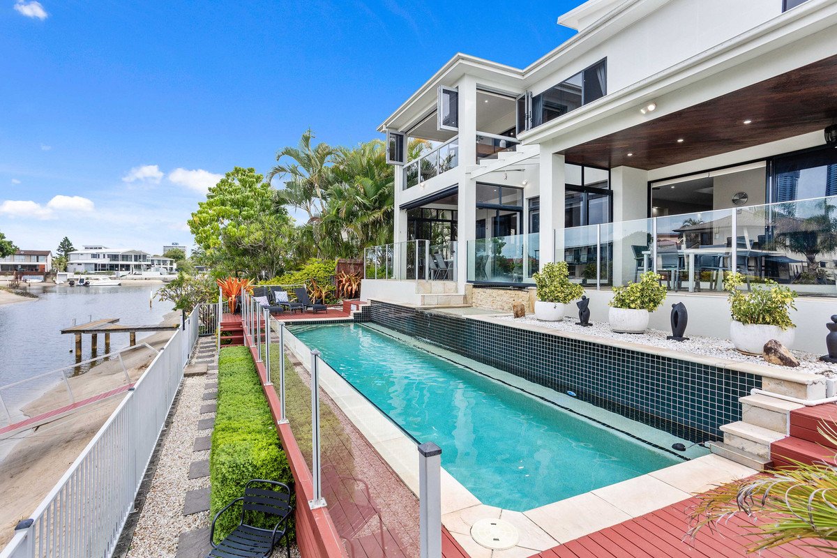 18 Flamingo Key Broadbeach Waters 1
