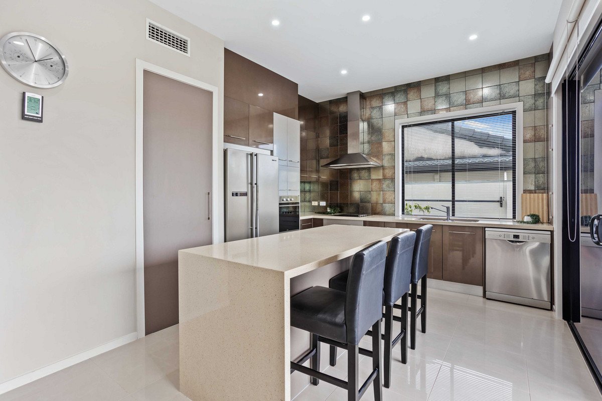 18 Flamingo Key Broadbeach Waters 5