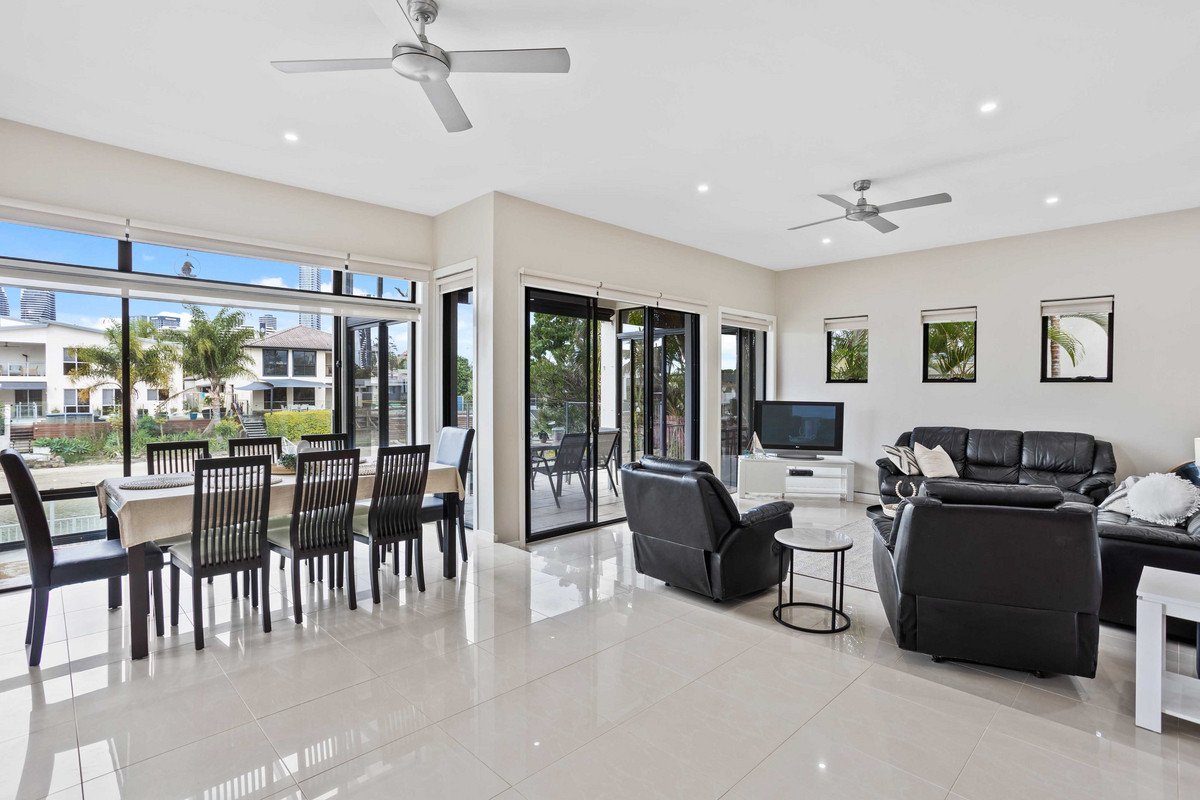 18 Flamingo Key Broadbeach Waters 6