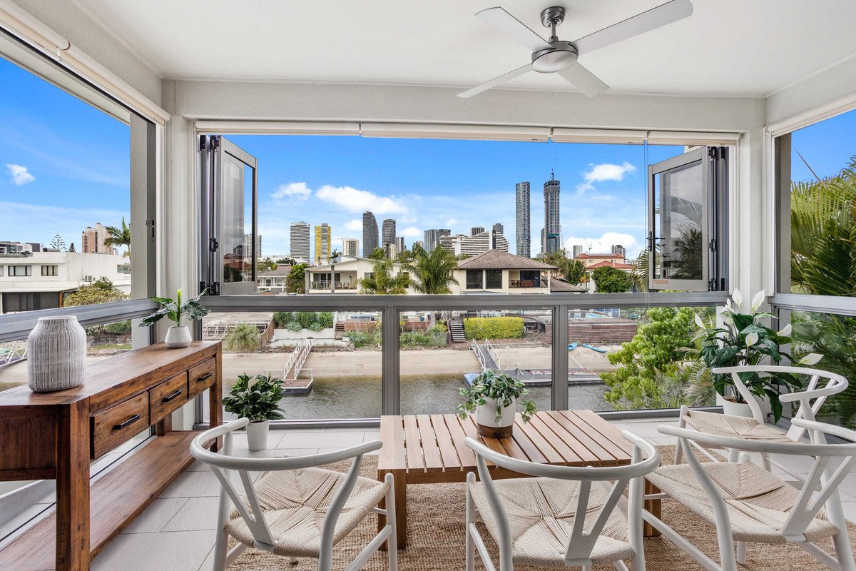 18 Flamingo Key Broadbeach Waters 12