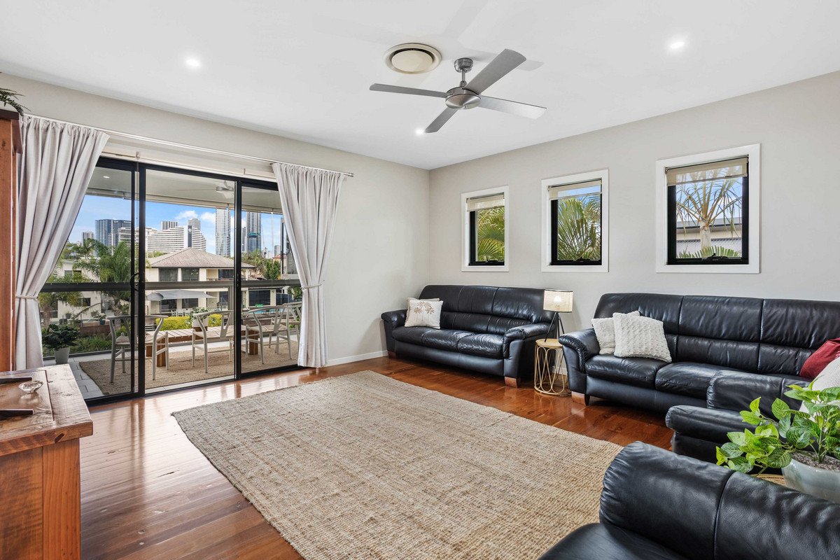 18 Flamingo Key Broadbeach Waters 14