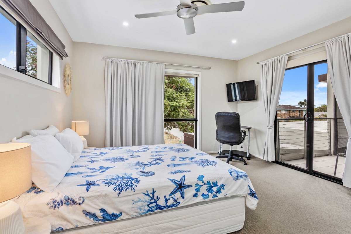 18 Flamingo Key Broadbeach Waters 15