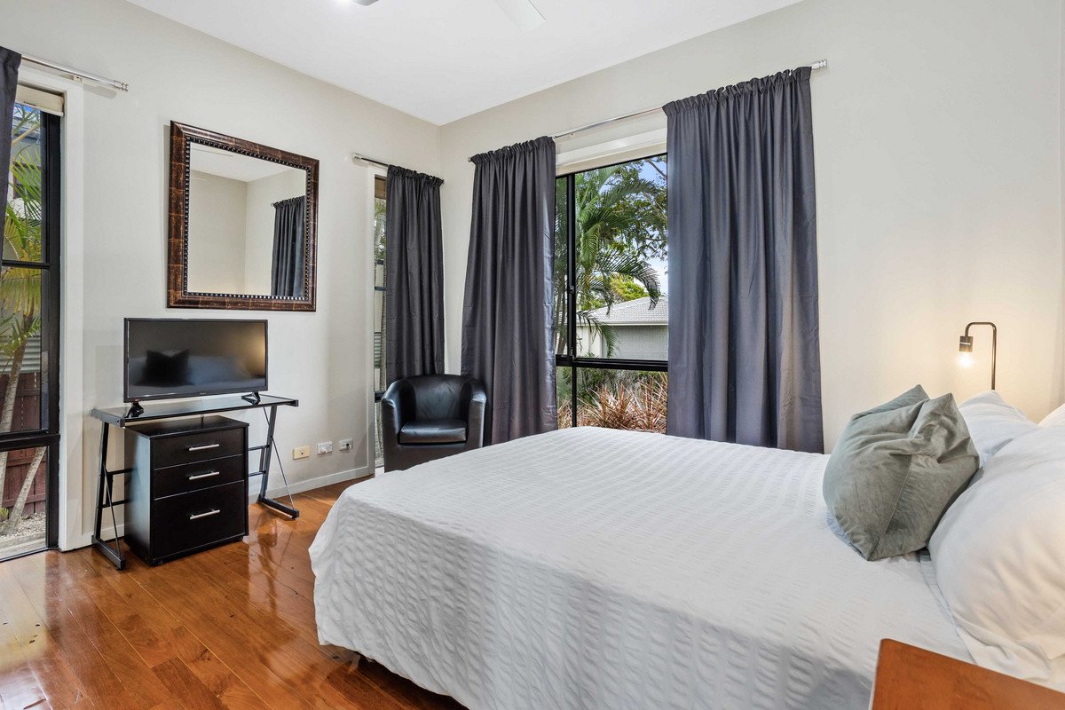 18 Flamingo Key Broadbeach Waters 17